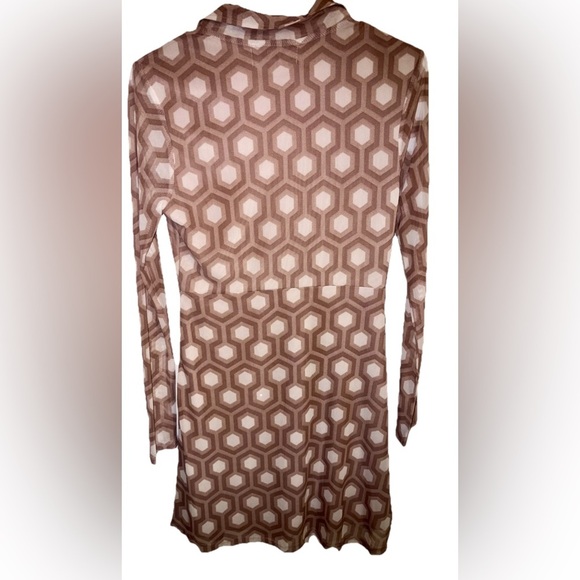 NEW NY Taupe Geometric Wrap Dress – Size M – NWT - Picture 3 of 3